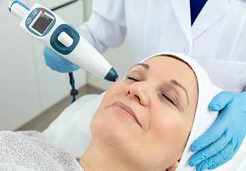 Why Microcurrent Facials Are the Future of Skin Tightening